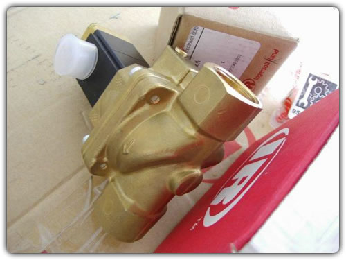 英格索兰空压机电磁阀01