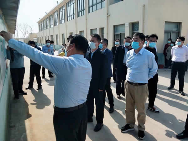 新闻=市人大常委会陈主任带队，市人大环境组一行，来公司检查工作02.jpg
